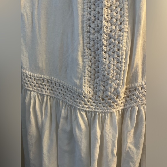 INDAH White Dress - Picture 2 of 15